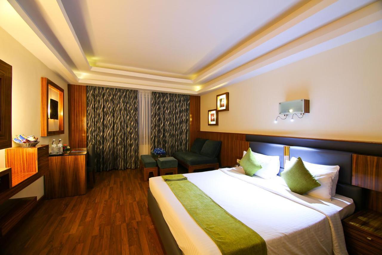 Gokulam Park Otel Kochi Dış mekan fotoğraf