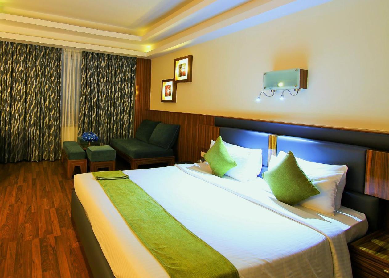 Gokulam Park Otel Kochi Dış mekan fotoğraf