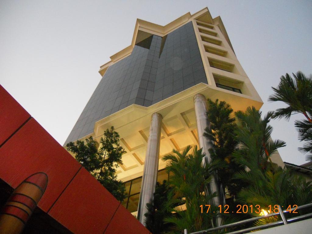 Gokulam Park Otel Kochi Dış mekan fotoğraf