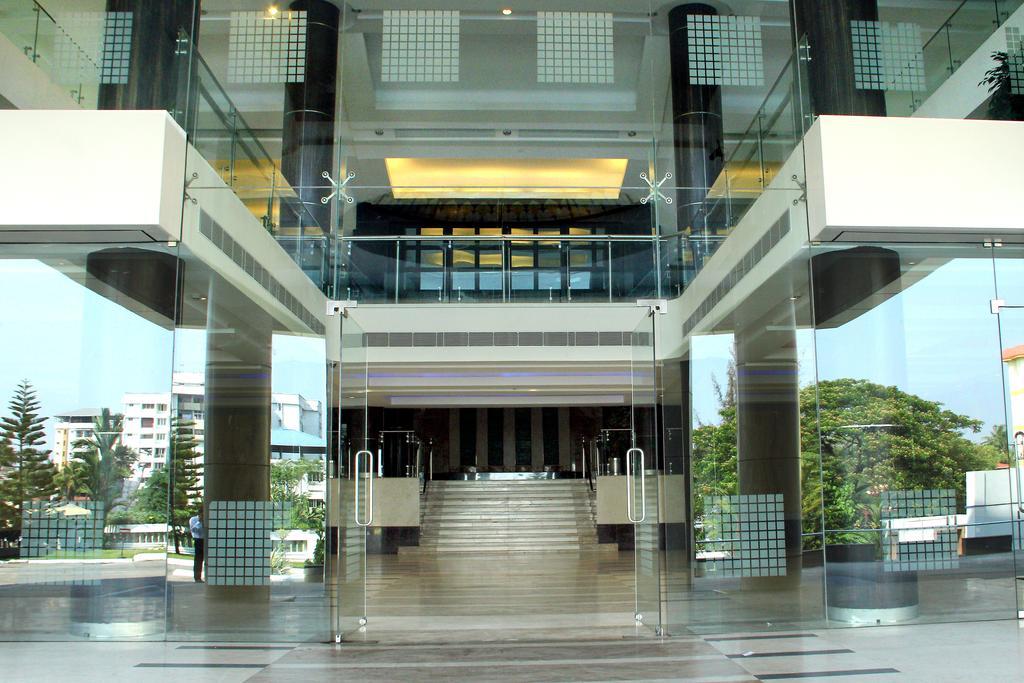 Gokulam Park Otel Kochi Dış mekan fotoğraf