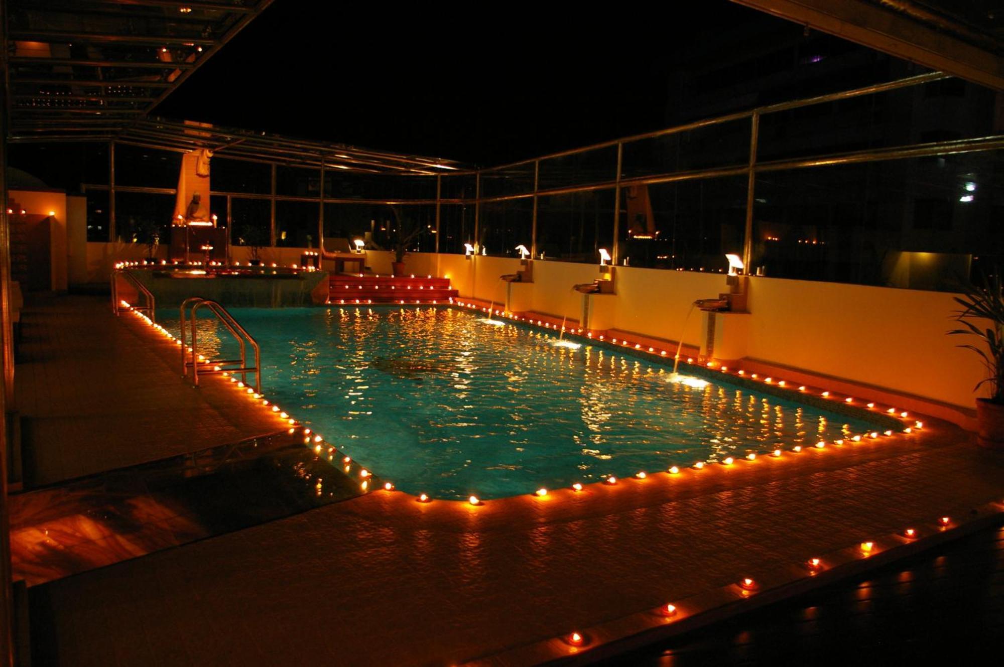 Gokulam Park Otel Kochi Dış mekan fotoğraf