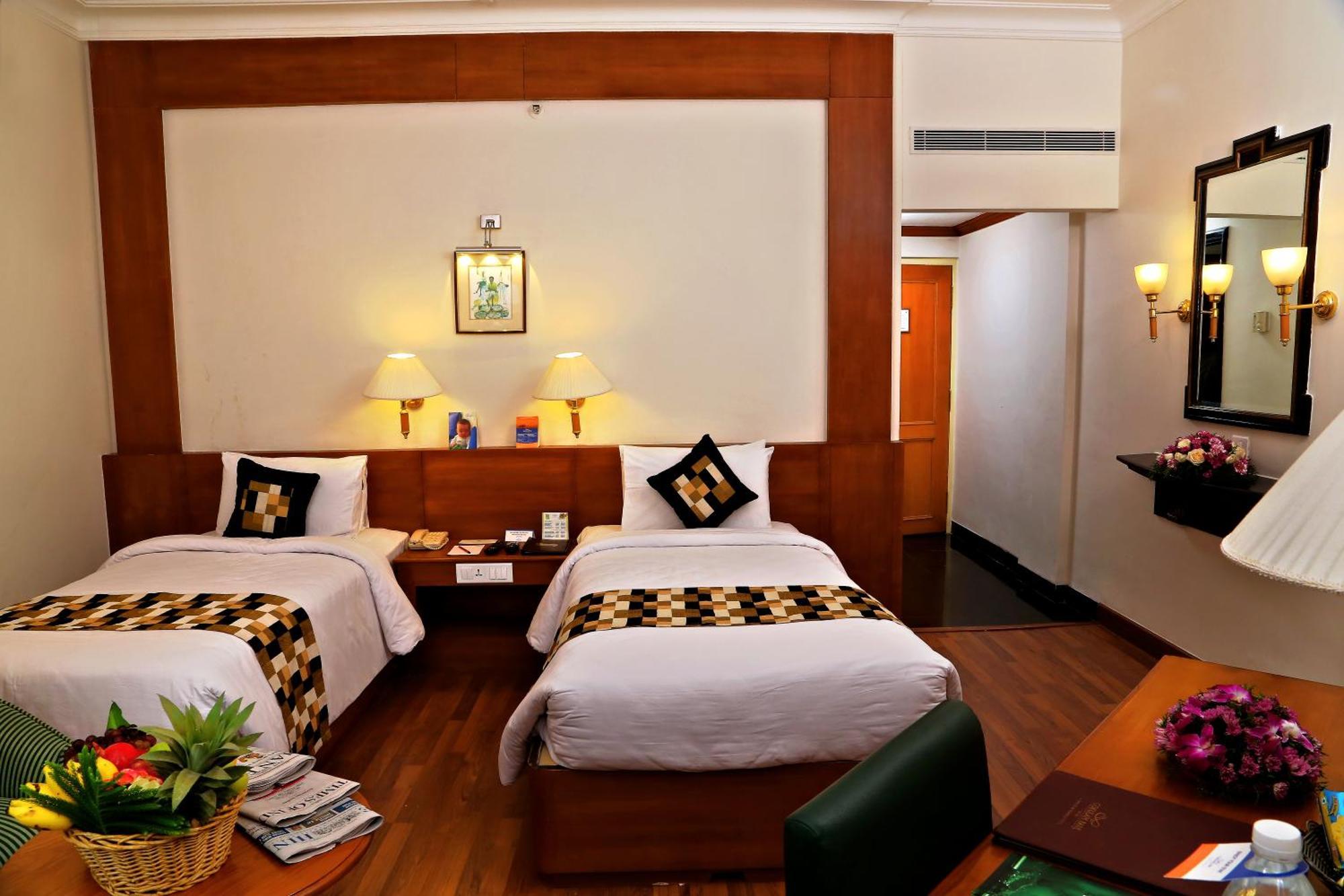 Gokulam Park Otel Kochi Dış mekan fotoğraf