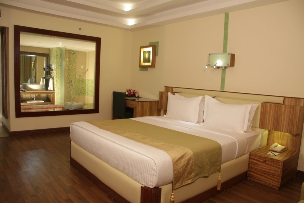 Gokulam Park Otel Kochi Dış mekan fotoğraf